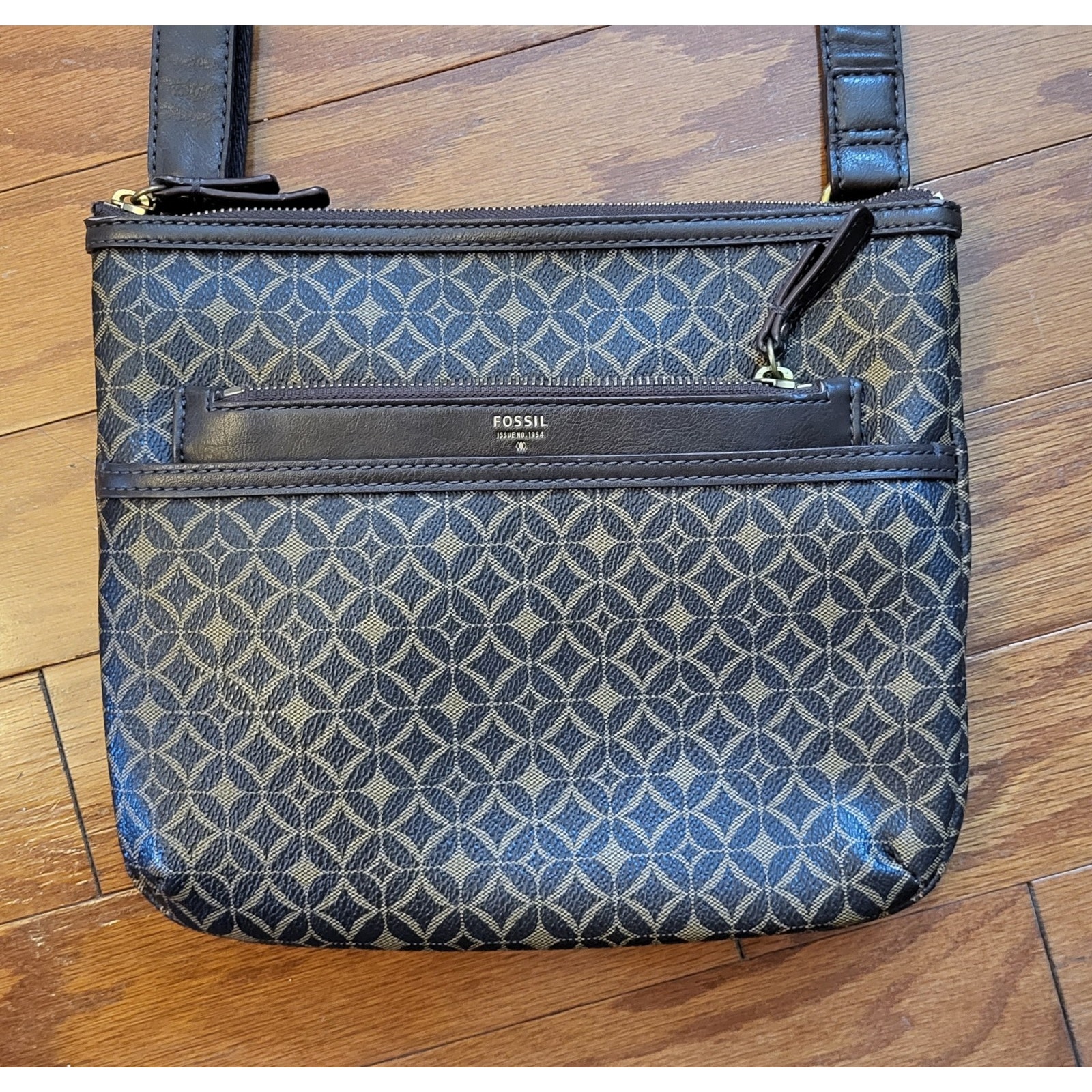 Fossil Leather Crossbody Bag With Adjustable Strap In Brown Leather